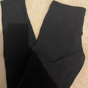 Black lulu leggings, very soft